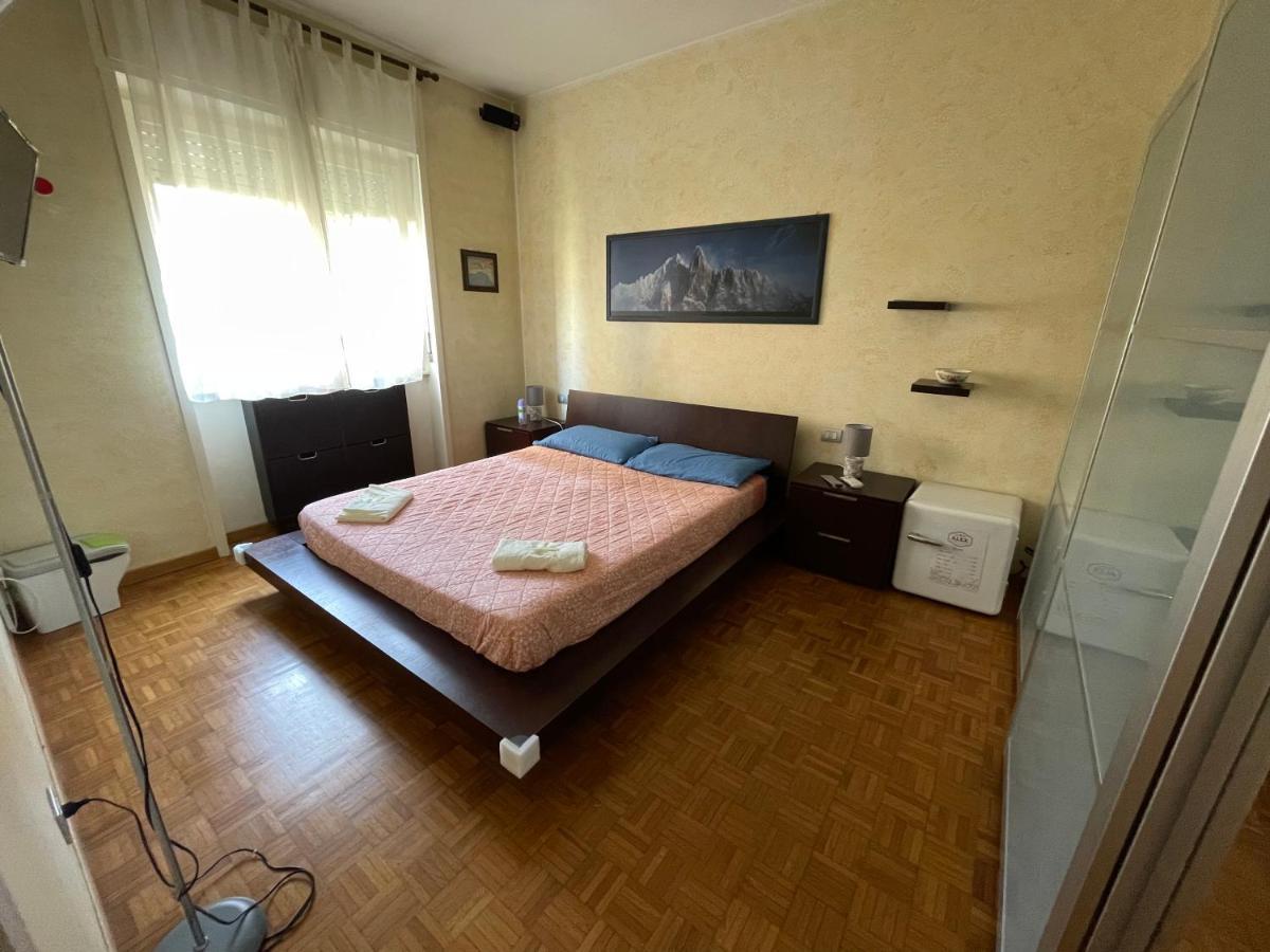 Impeccable 3 Bedroom House Up To 6 People 10 Minutes Away From Duomo * Milán